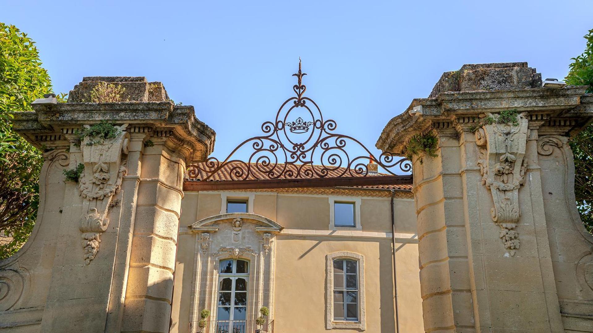 Chateau Talaud Loriol-du-Comtat 외부 사진